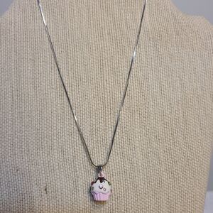 NWT cupcake necklace